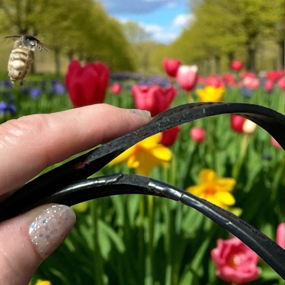 Kate‎ Spade Sawyer Street Smooth Leather Black Maxi Tote with Black Bow Tag - Picture 7 of 8